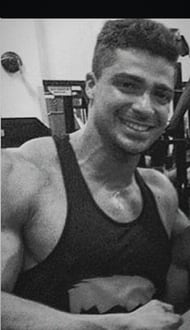 Leonardo Ferreira em academia